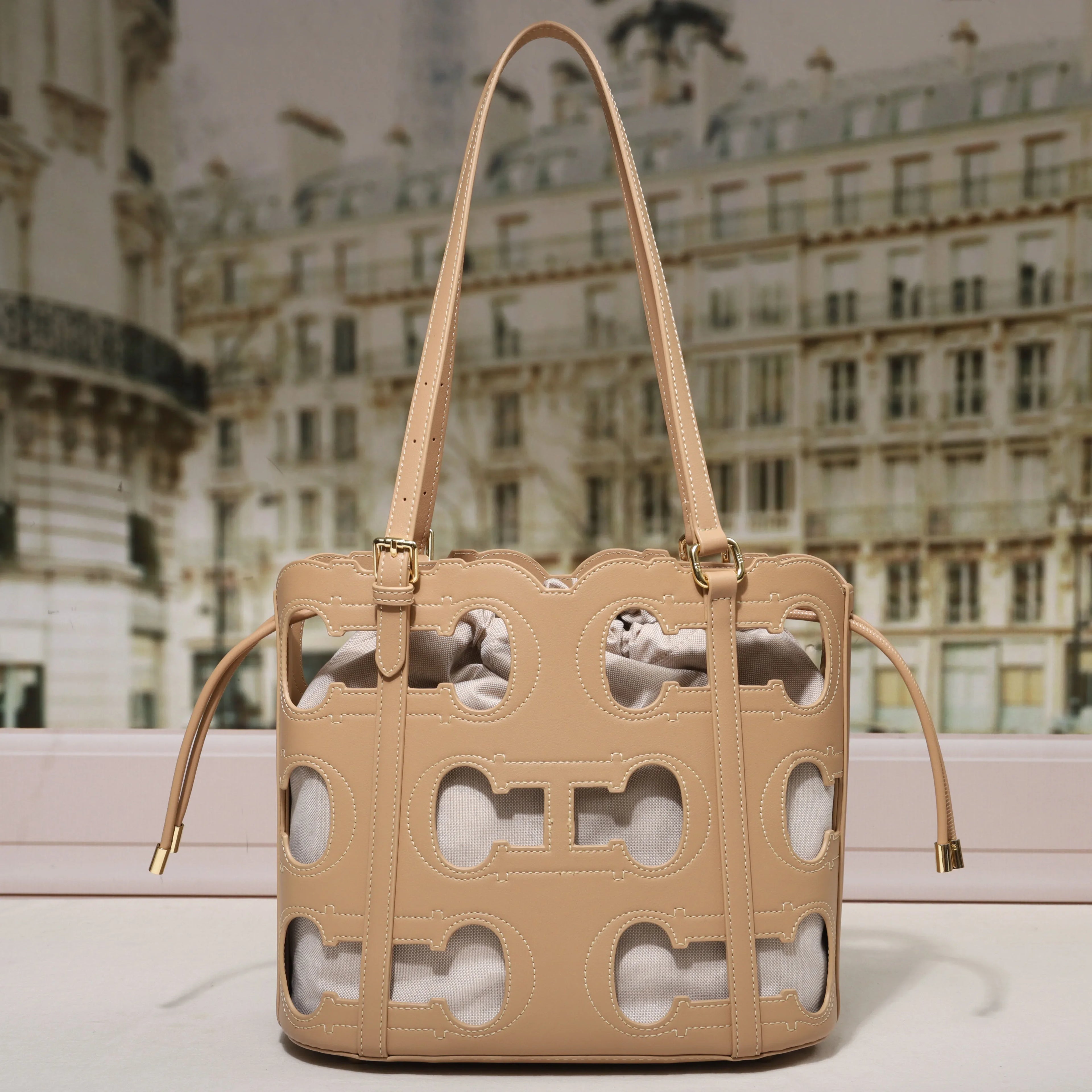 CH High-end Brand Fashionable Hollow Design Women's Handbag Large Capacity Simple Solid Color Women's Shoulder Bag