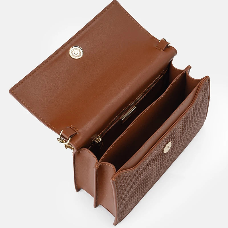CH Ladies Light Luxury Popular Classic Models Large Capacity Brand Logo Buckle Crossbody Bag Fashion Elegant Niche Shoulder Bag