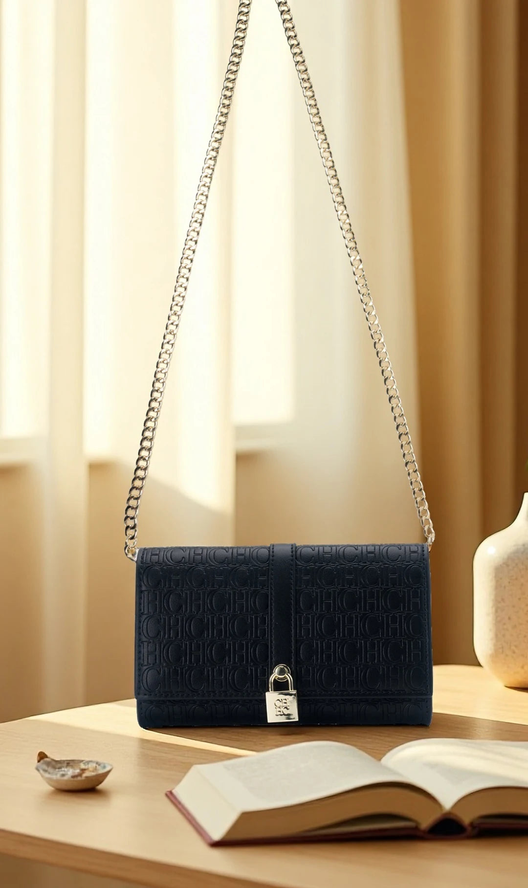 High Quality Exquisite Chain Bag Fashionable Letter Printed Women's Shoulder Bag with Lock Design High-quality PU Material Women's Shoulder Bag