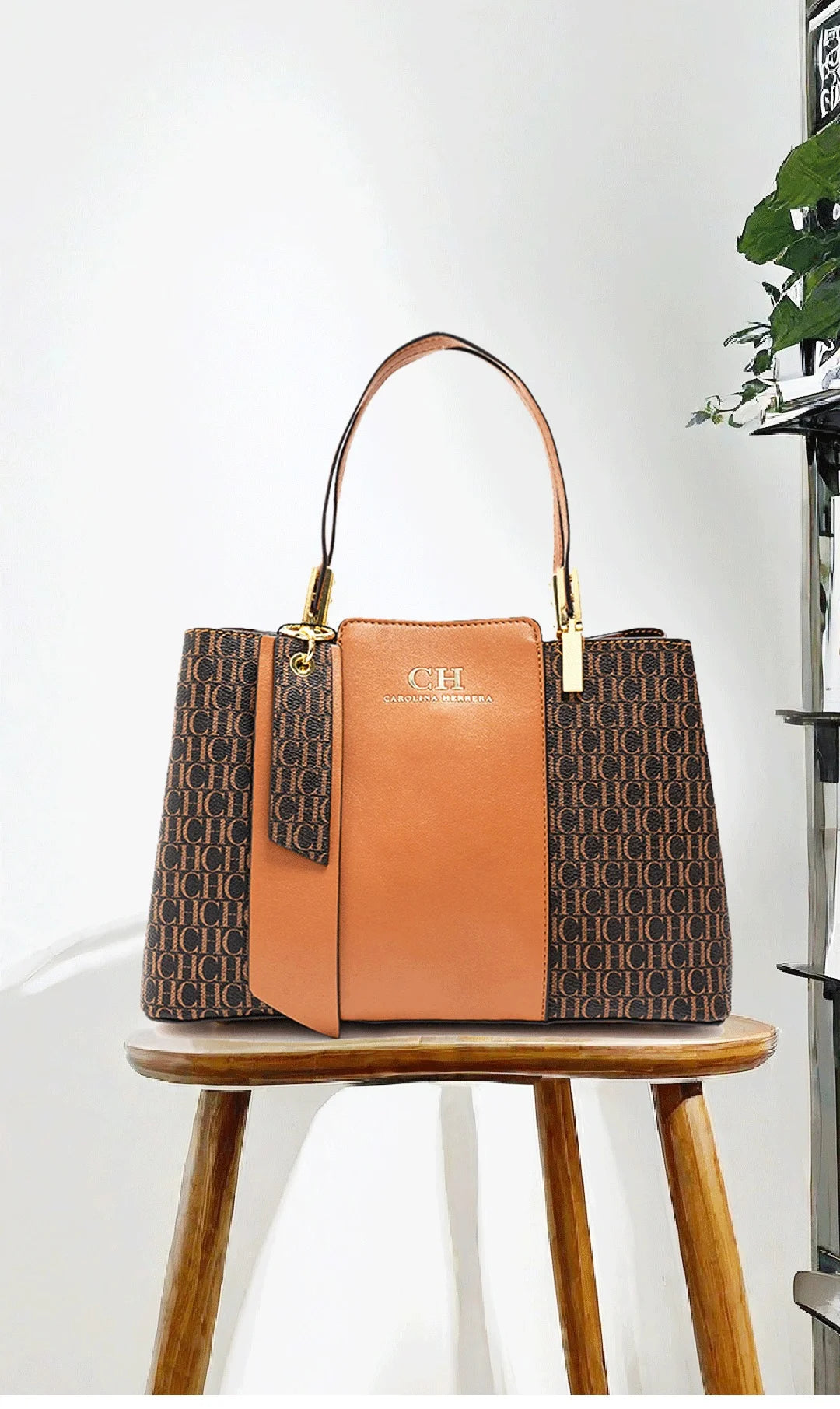 CH Large Capacity Design Brand Women's Bag Letters Temperament Fashion Design Sense Versatile Shopping Elegant Crossbody