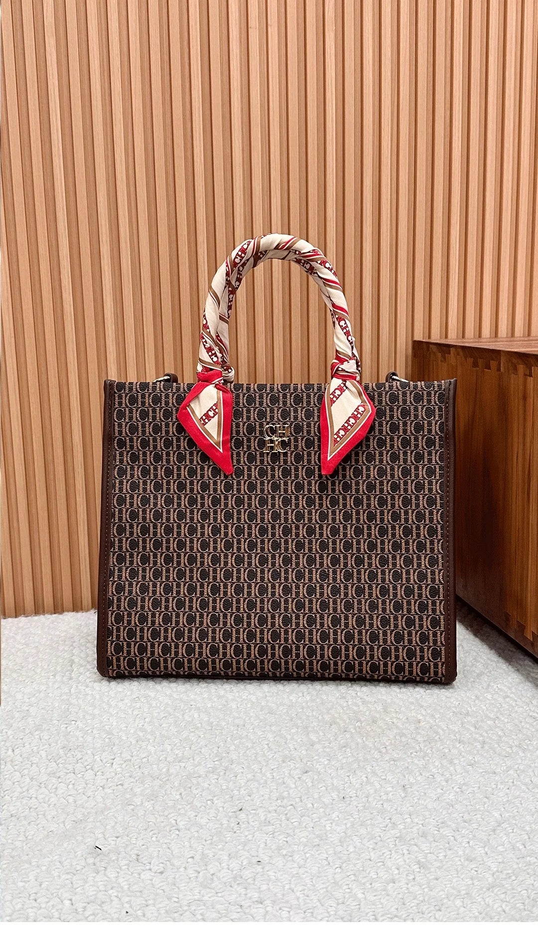 Women's Crossbody Bag Exquisite Elegant High-end Versatile Daily Style Women's Shoulder Bag Simple and Fashionable Design Women's Crossbody Bag