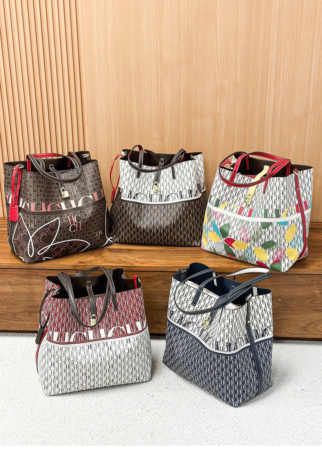 Simple Atmosphere Style Women's Handbag Fashion Women's Handbag Unique Print Design Women's Large Capacity Commuter Bag